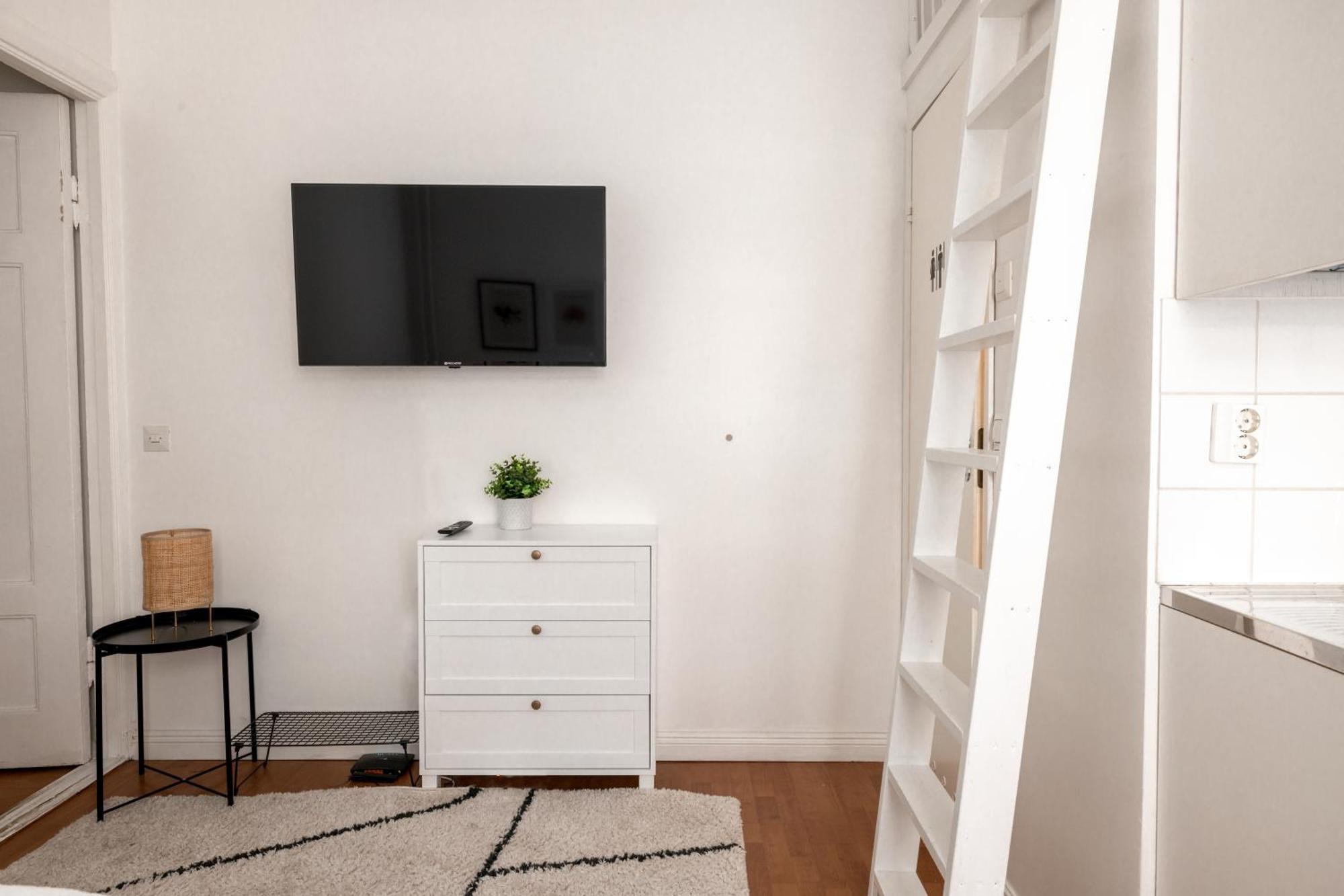 2Ndhomes Cozy And Compact Studio In Kamppi Helsinki Esterno foto